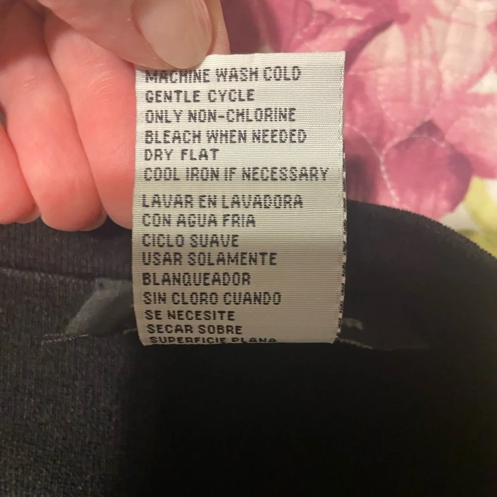 Sag Harbor Classic Black Pencil Skirt